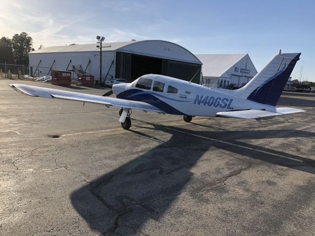 Piper Cherokee (N406SL) - KCON