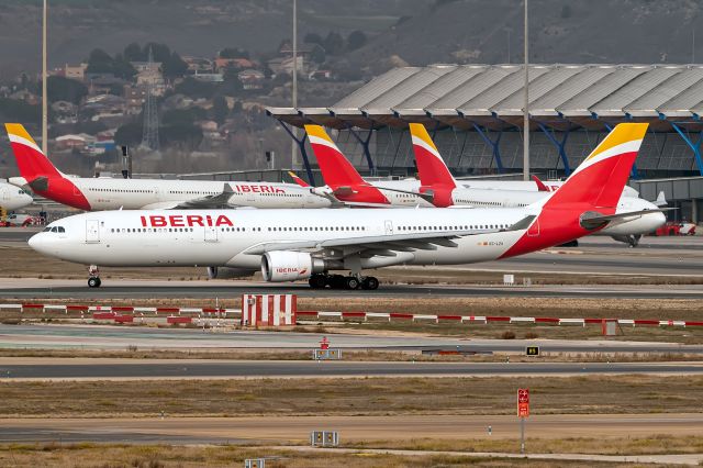 Airbus A330-300 (EC-LZX)