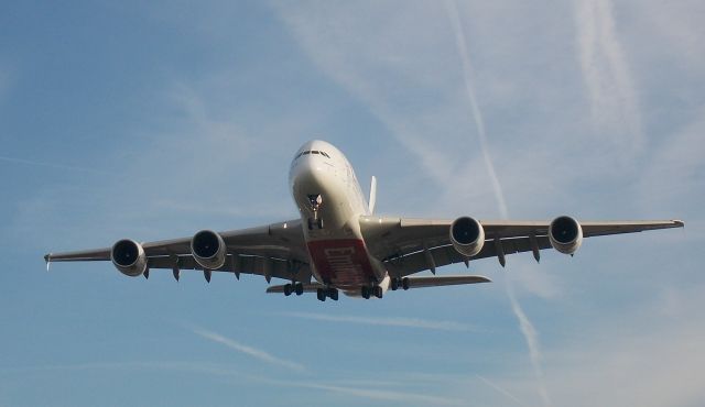 Airbus A380-800 (A6-EDG)