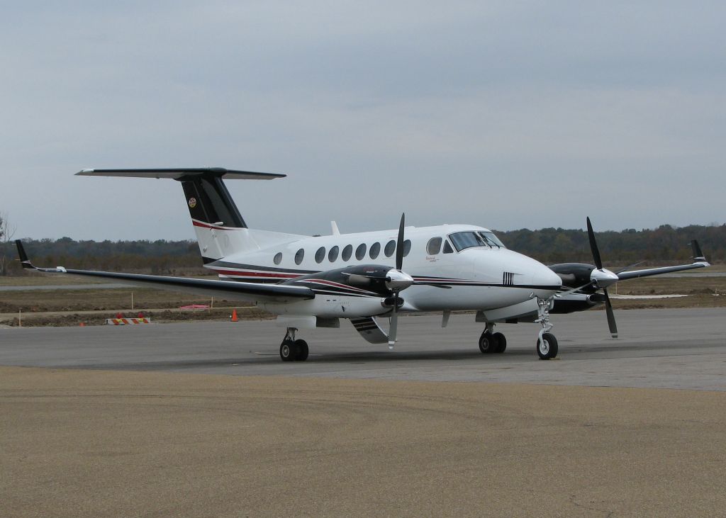 Beechcraft Super King Air 350 (N775MG) - Parked at the Tallulah/Vicksburg airport.