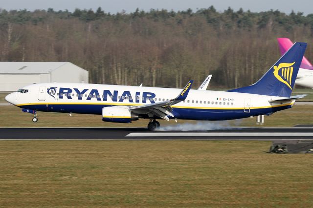 Boeing 737-800 (EI-EMB)