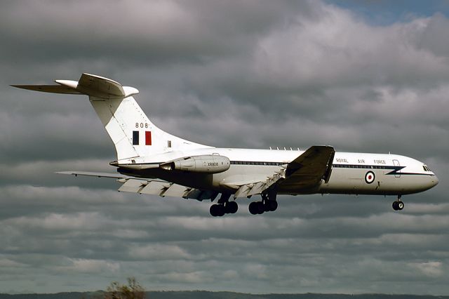 XR808 — - UK-AIR FORCE - VICKER VC10 C1K - REG : XR808 / R (CN 828) - EDINBURGH RAAF AIR FORE BASE ADELAIDE SA. AUSTRALIA - YPED 21/9/1984