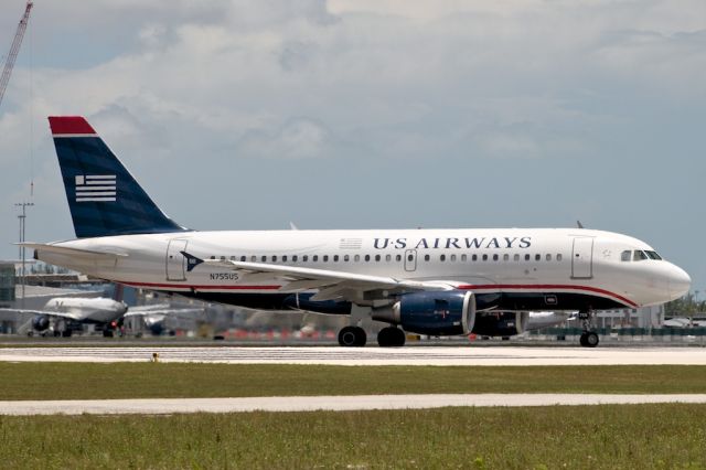 Airbus A319 (N755US)