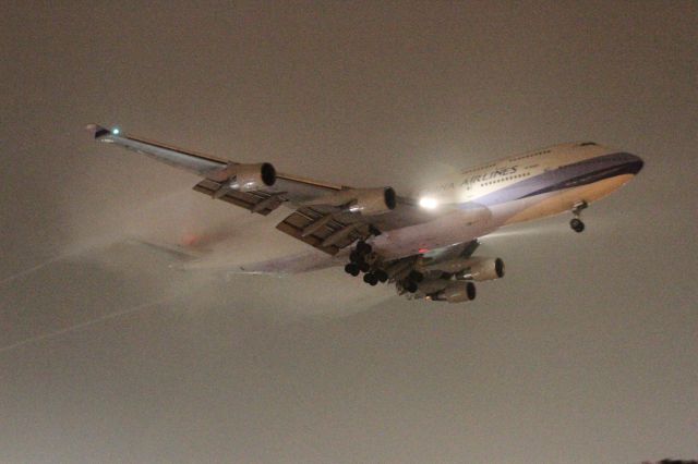 Boeing 747-400 —