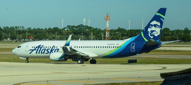 Boeing 737-800 (N594AS) - N594AS Alaska Airlines Boeing 737-890 s/n 35191 - Southwest Florida International Airport (KRSW)br /br /Fort Myers, Floridabr /br /Photo: TDelCorobr /br /January 4, 2021
