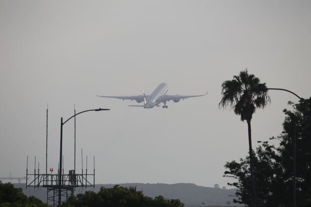 Airbus A350-900 (B-18902)
