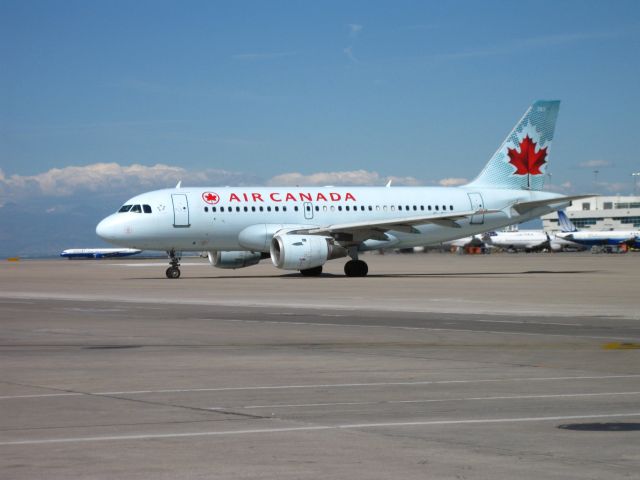 Airbus A319 (C-GBHR)