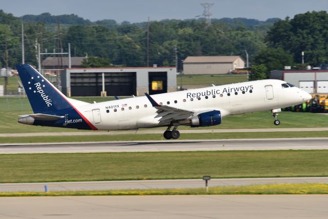 Embraer 175 (N401YX) - 5-L 07-21-23