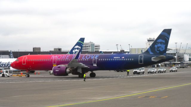 Airbus A321 (N926VA) - Alaska Airlines Airbus A321-253N N926VA in Seattle 