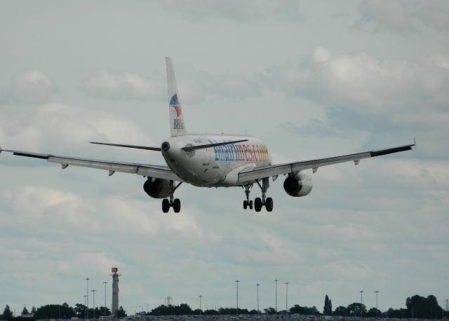 Airbus A320 (LZ-BHH)