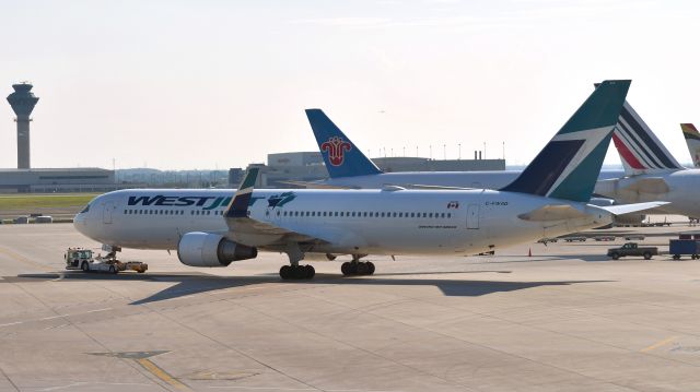 BOEING 767-300 (C-FWAD) - WestJet Boeing 767-338(ER)(WL) C-FWAD in Toronto 