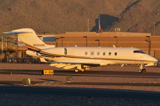 Bombardier Challenger 300 (N301MB)