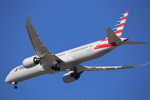 Boeing 787-9 Dreamliner (N831AA)