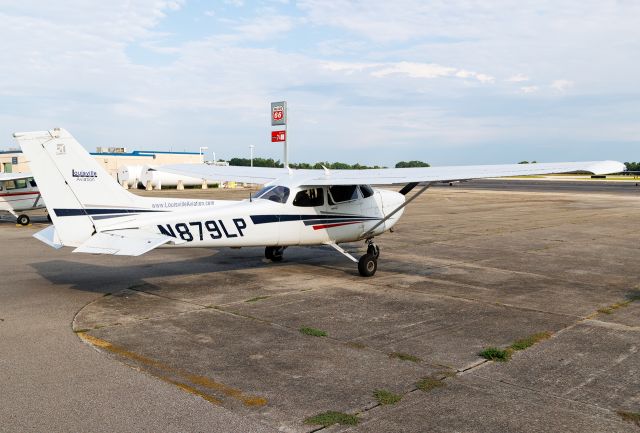 Cessna Skyhawk (N879LP)