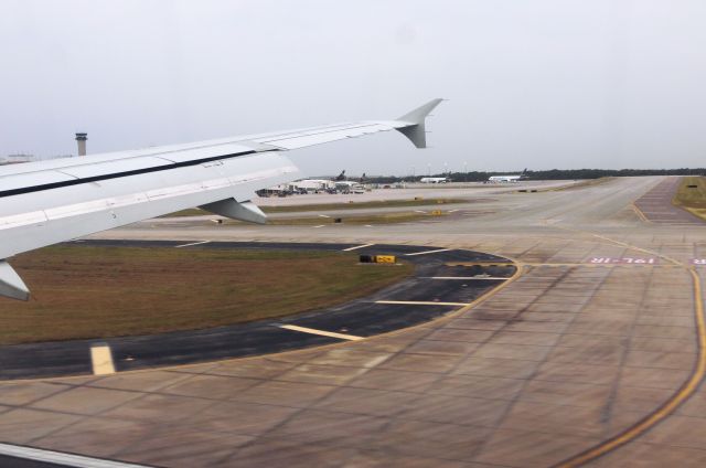 Airbus A320 (N537JT)