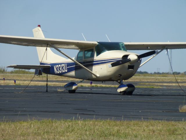 Cessna Skylane (N3313U)