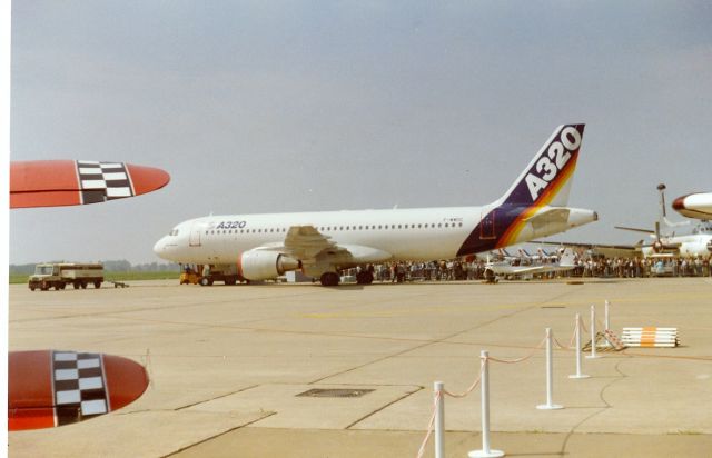 Airbus A320 (F-WWDC) - Luchtvaart show 1988 Hannover