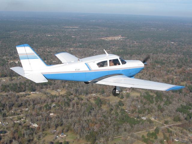 Piper PA-24 Comanche (N7218P)