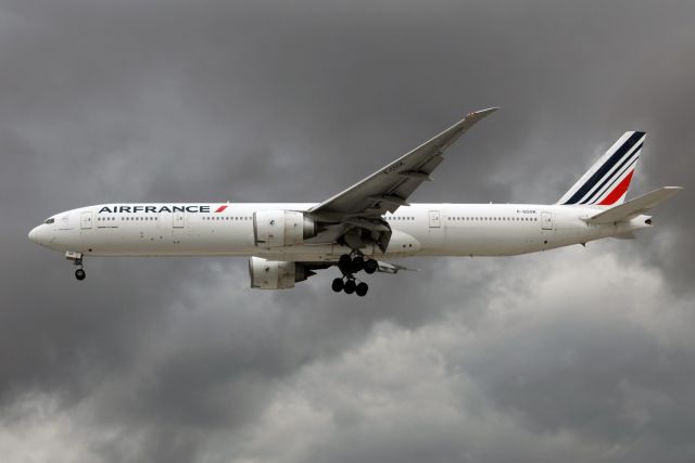 BOEING 777-300 (F-GSQK) - Air France / Boeing 777-328(ER) / MSN 32845 / F-GSQK / MMMX 09/2020