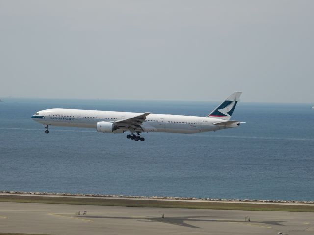Boeing 777-200 (B-HND)