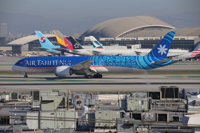 Boeing 787-9 Dreamliner (F-OMUA)