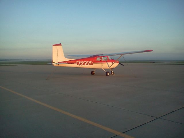 Cessna Skyhawk (N5835A) - Early Morning Flight