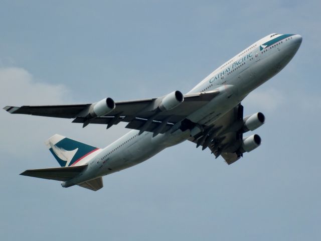 Boeing 747-400 (B-HKF)