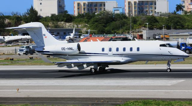 Canadair Challenger 350 (OE-HNL)