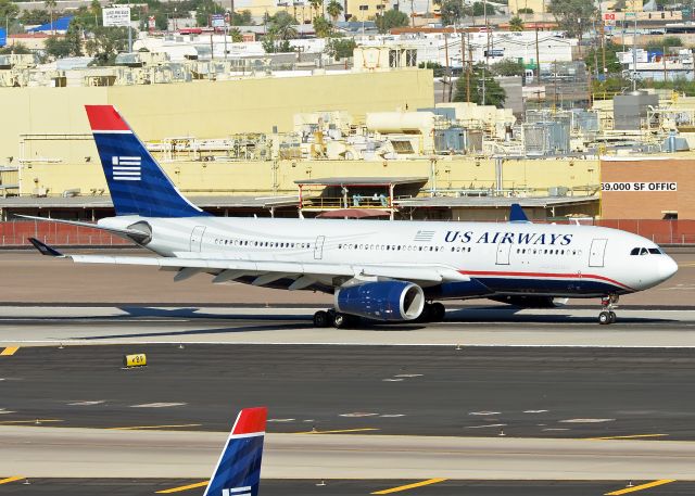 Airbus A330-300 (N283AY)