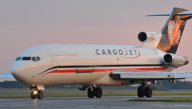 Boeing 727-100 (C-FCJU)