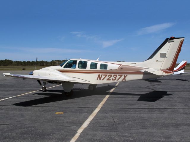 Beechcraft Baron (58) (N7237X)