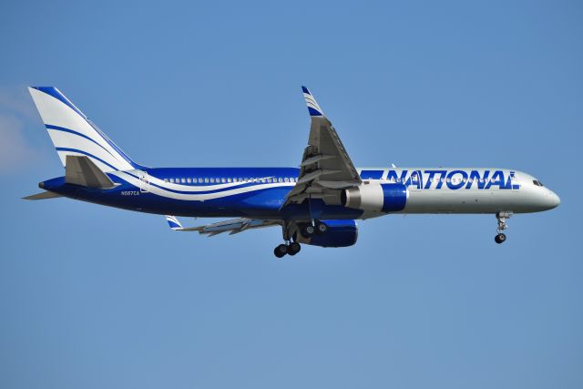 Boeing 757-200 (N567CA)