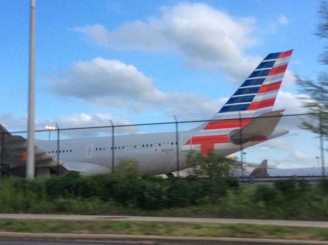 Airbus A330-200 (N287AY)