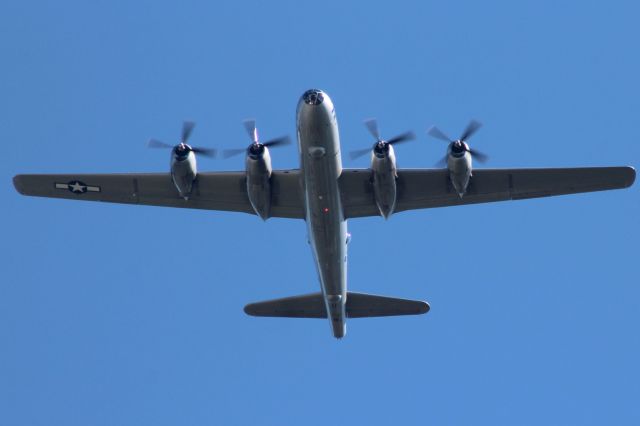 Boeing B-29 Superfortress (N529B) - CAF Superfortress Fifi flying over the numbers before the break to landing during AirVenture '22 - Appleton International.