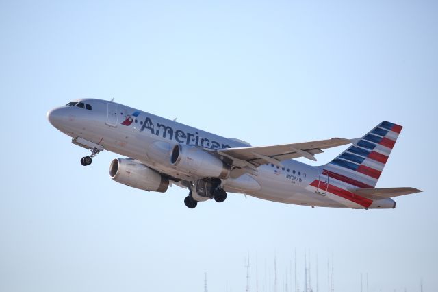 Airbus A319 (N808AW)