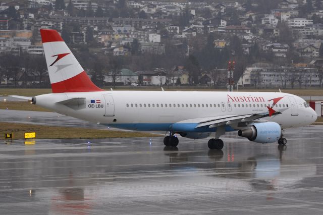 Airbus A320 (OE-LBU)