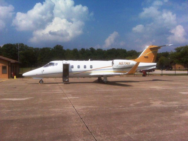 Learjet 55 (N57MV)