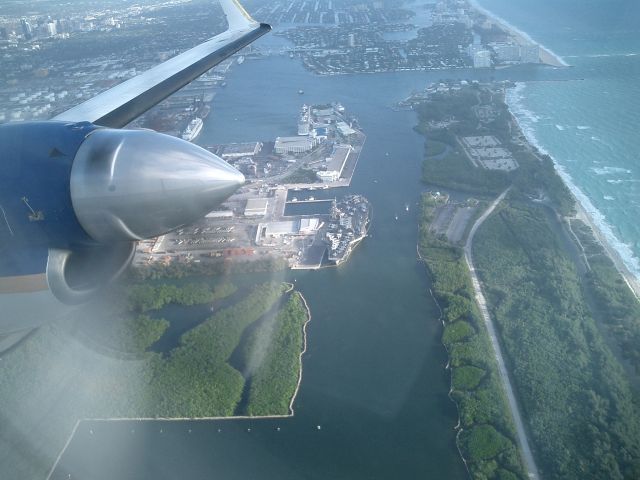 Beechcraft 1900 —