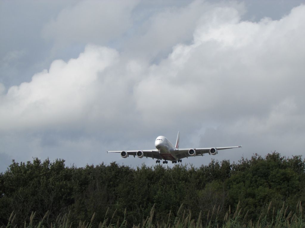 Airbus A380-800 (A6-EEE)