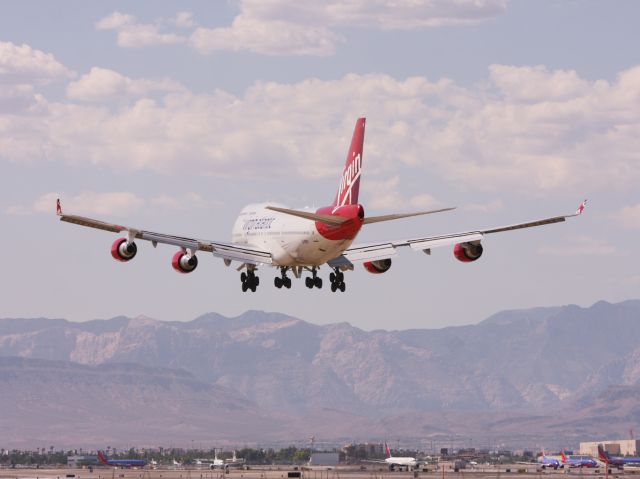 Boeing 747-400 (G-VROY)