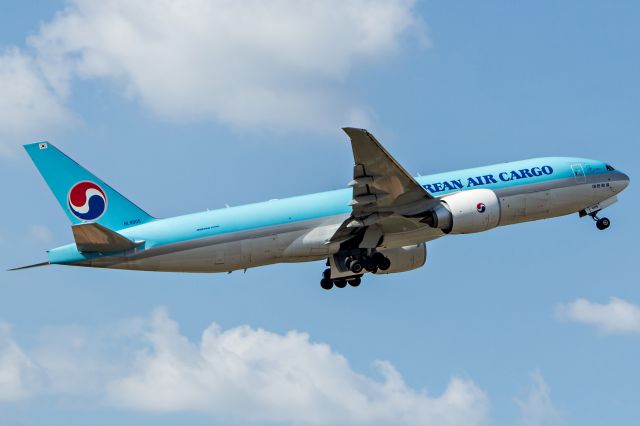 Boeing 777-200 (HL8005) - Korean Air Cargo / Boeing 777-FB5br /Registration: HL8005br /br /Campinas (VCP) - Santiago (SCL)br /br /Fotografia: Marcelo Luiz