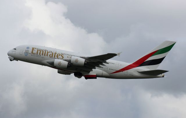 Airbus A380-800 (A6-EES)