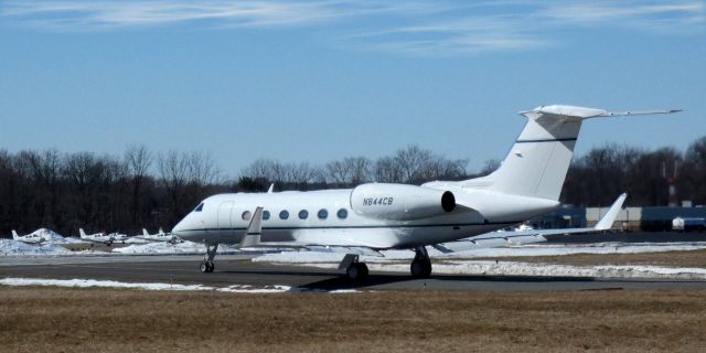 Gulfstream Aerospace Gulfstream IV (N844CB) - Taxiing for departure is this 2016 Gulfstream 450 in the Winter of  2021.