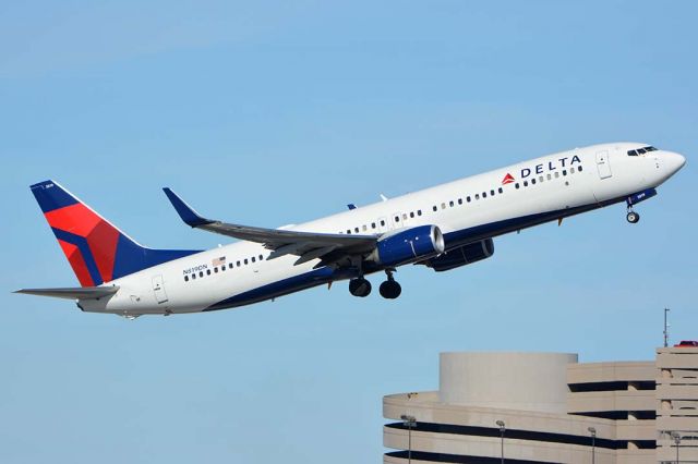 Boeing 737-900 (N819DN) - Delta Boeing 737-932 N819DN at Phoenix Sky Harbor on January 21, 2016. It first flew on April 14, 2014. Its construction number is 31930. It was delivered to Delta on April 25, 2014. 