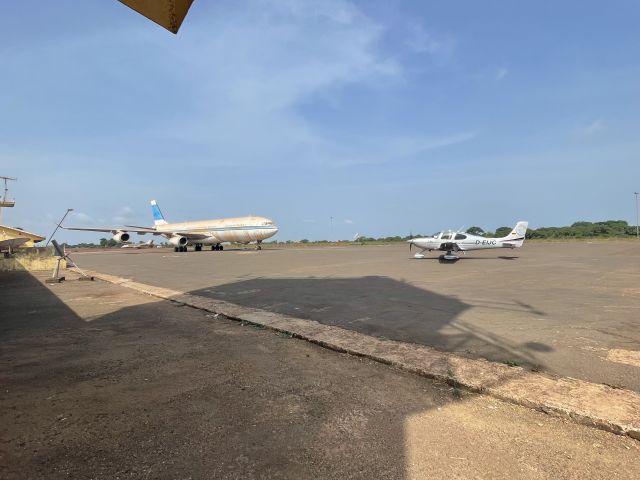 Cirrus SR-22 (D-EIJC) - International airport Guinea Bissau 