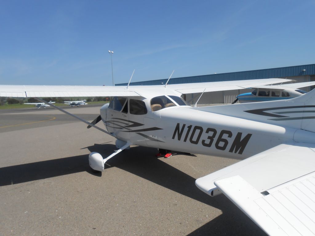 Cessna Skyhawk (N1036M)