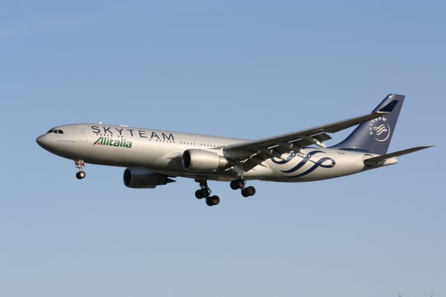 Airbus A330-300 (EI-DIR) - Alitalia Skyteam landing at Lester B.Pearson Intl Airport,May 2014