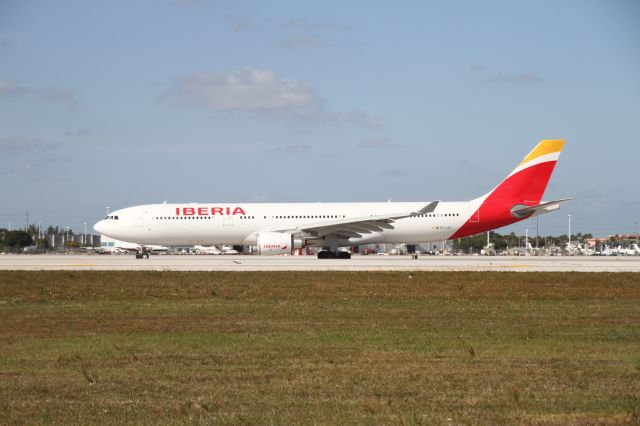 Airbus A330-300 (EC-LZJ)