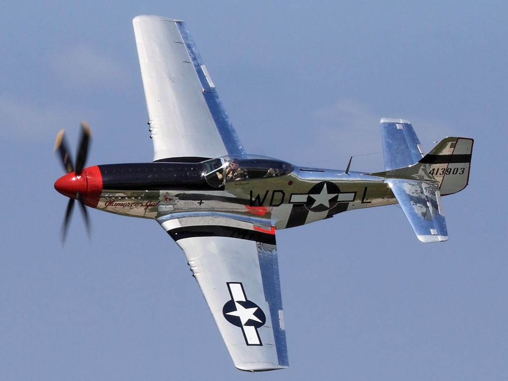 North American P-51 Mustang (NL751RB)