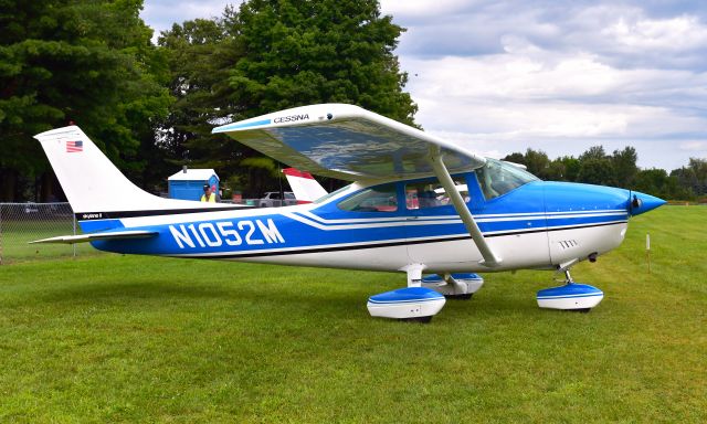 Cessna Skylane (N1052M) - Cessna 182P Skylane N1052M in Brighton 